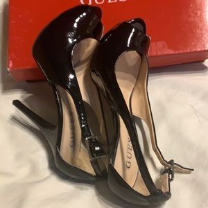 Guess platform open toe pumps👩‍🎨Grad Ready